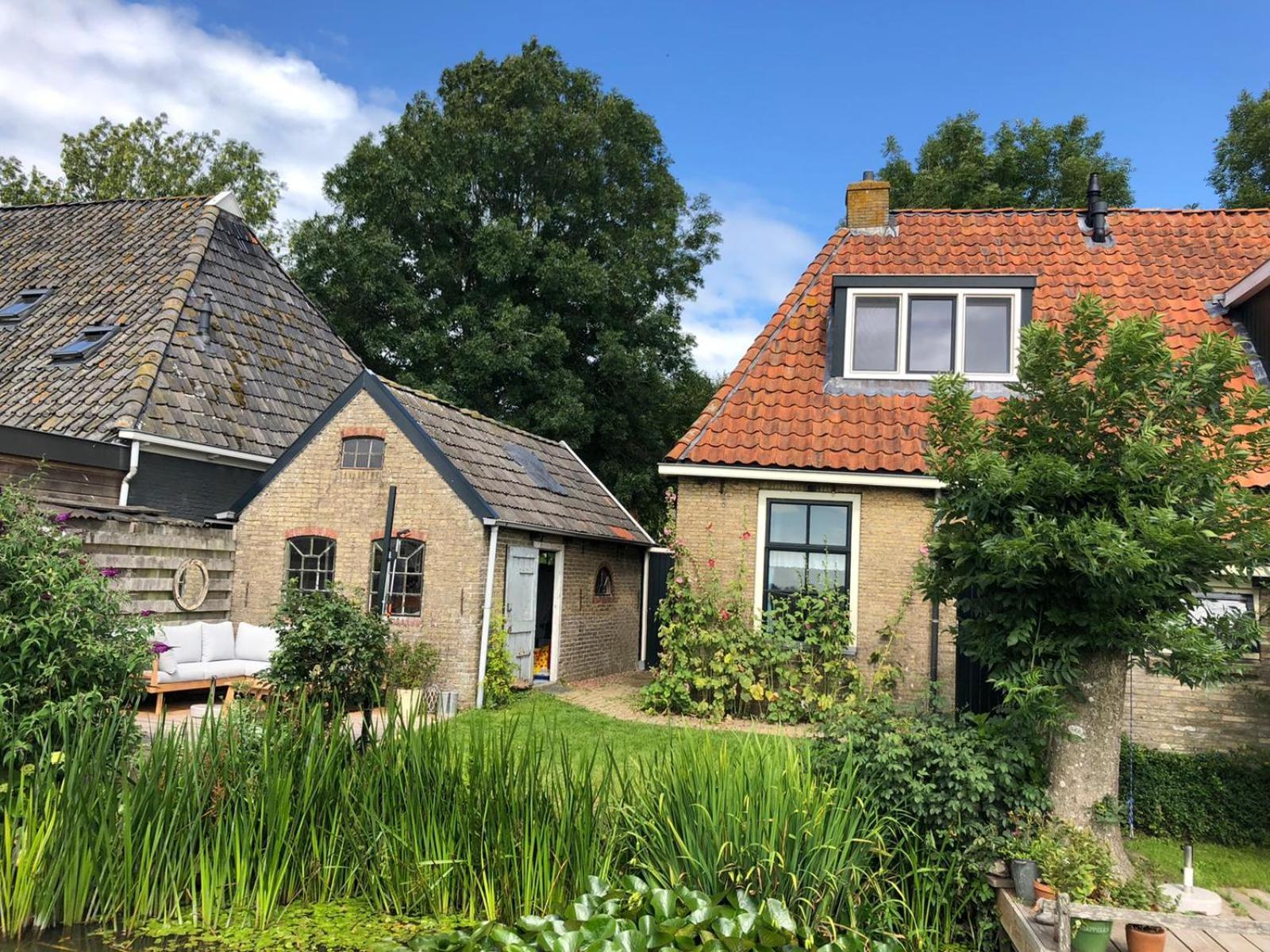 Vakantiehuis In Friesland Voor De Hele Familie Huns Exterior photo